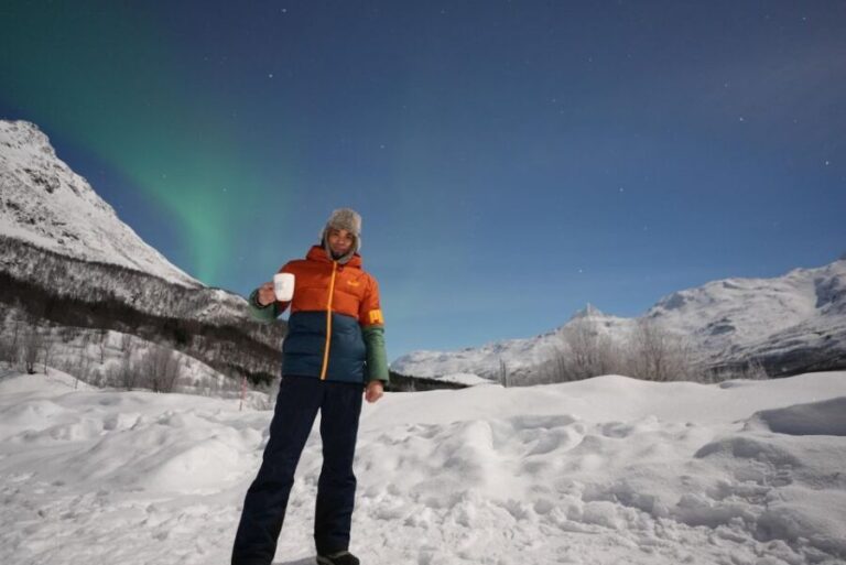 Tromsø: English/Spanish Aurora Pathfinder Tour with Photos - Pricing and Value