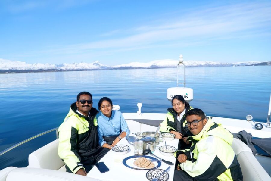 Tromsø: Fjord Cruise by Luxury Yacht - Fishing and Hands-On Fun