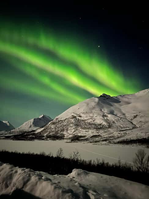 Tromsø: Private Northern Lights Chase by Mercedes V-class - The Value of a Private Tour