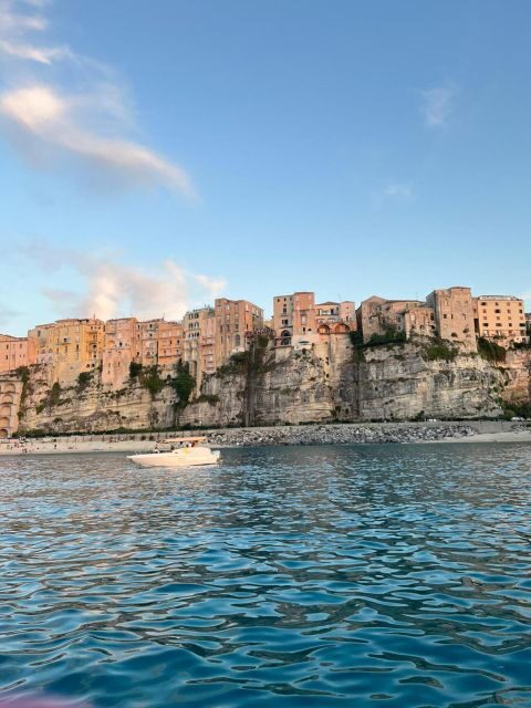 Tropea: tour in barca al tramonto con aperitivo - What’s Included and How It Works