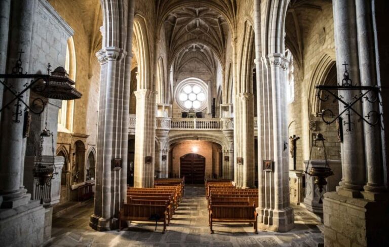 Trujillo : Guided visit "Medieval Scenery and Route of the Discoverers". - The Monuments and Stops