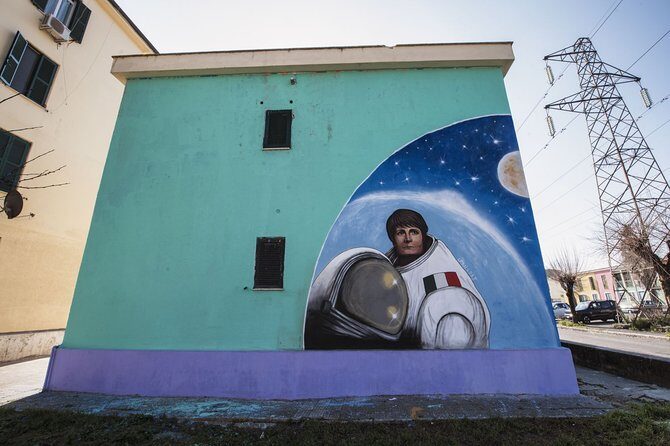 Trullo Photo Tour: popular art and poetry on the walls of a neighborhood - Who Should Consider This Tour?