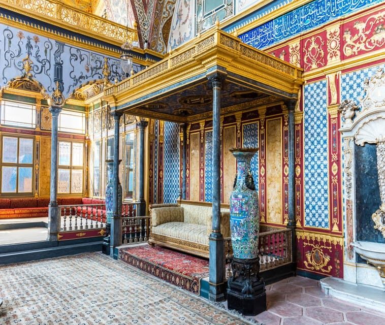 Turkey: Istanbul and Cappadocia 4-Day Tour - Exploring Istanbul: The City of Contrasts