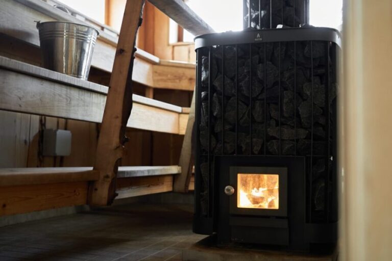 Turku Archipelago: Sauna, ice-swimming and dinner - Considerations and Who It’s Best For