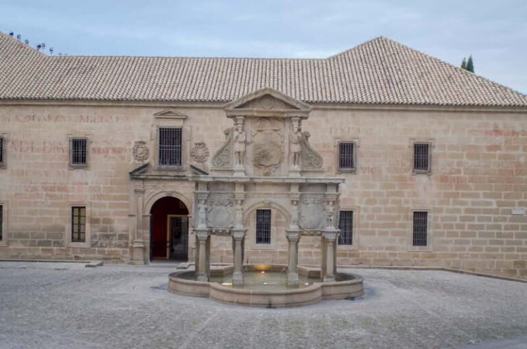 Úbeda y Baeza al completo con entradas en español - The Value of Guided Tours with Included Tickets and Tastings