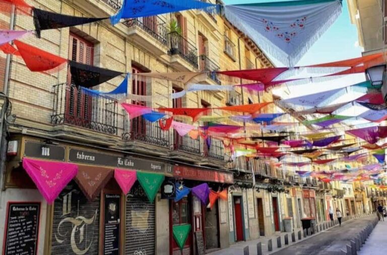 Uncover the Secrets of Madrid on a Walking Tour - Key Points