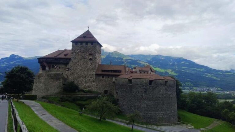 Vaduz on foot: guided visit of the alpine capital of Liechtenstein - The Practical Side: Logistics and Tips