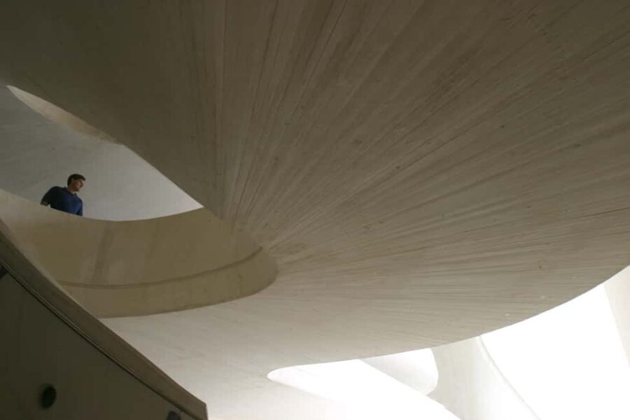 Valencia: Entrance to the Palau de Les Arts - Reviews and Real Experiences