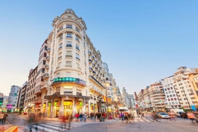 Valencia: Must-See Attractions Walking Tour - What to Expect During the Tour