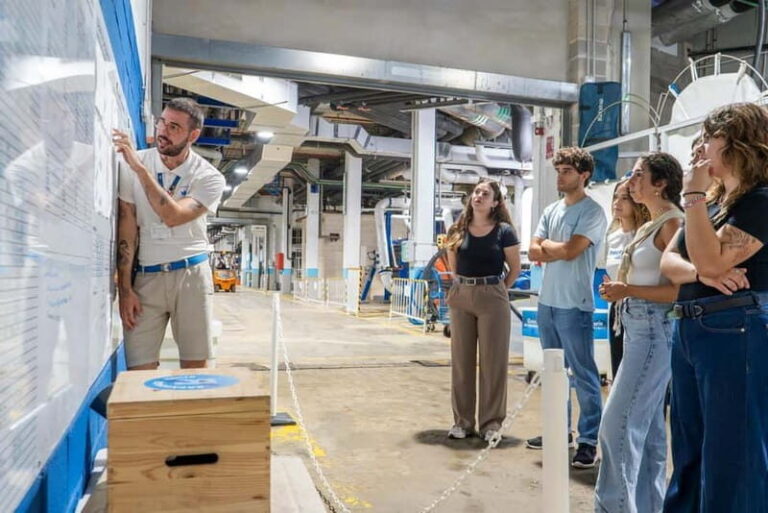 Valencia Oceanogràfic Entry with Backstage tour in Spanish - Why This Tour Offers Great Value