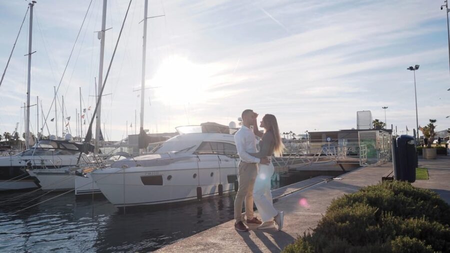 Valencia: Photo shooting at the beach with pro photographer - Key Points