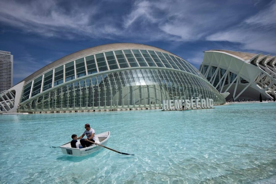 Valencia: Private Family Tour with Churros, Parks & Museum - Practical Details & What to Expect