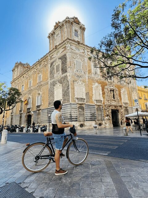 Valencia (Ruzafa): Guided Bike Tour of the city's highlights - The Ride and the Guides