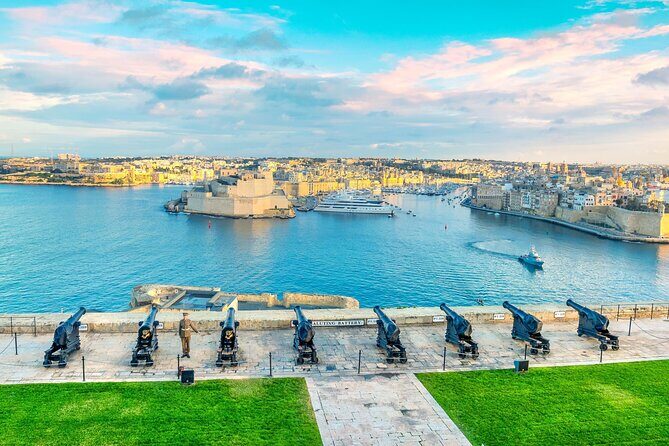 Valletta Private Guided Tour In English, French or Italian - Introduction to Vallettas Charms