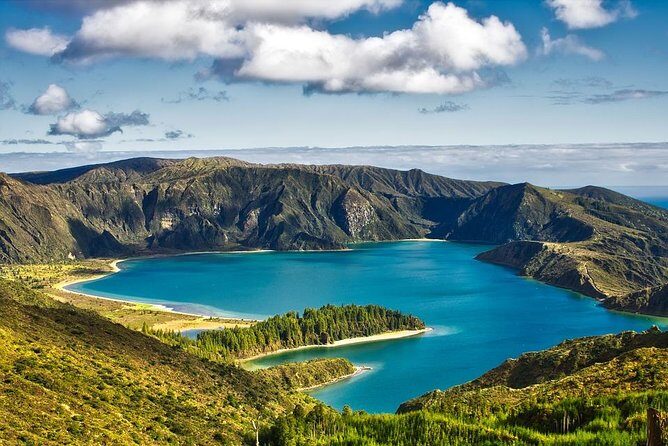 Van Tour Sete Cidades + Lagoa do Fogo Full-Day - Starting at the Arruda Pineapple Plantation