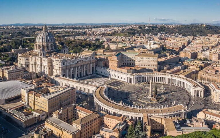 Vatican City: Vatican Museum and Sistine Chapel Guided Tours - The Guide and Group Experience