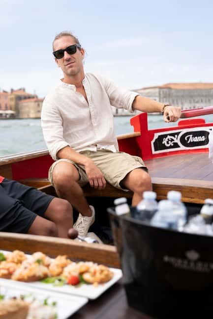 Venice at sunset: a tour on a historic 1955 bragozzo with an aperitif - Is It Worth The Price?