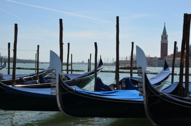 Venice by Night: Small Group Tour With an Expert Local Guide - What Makes This Tour Stand Out?