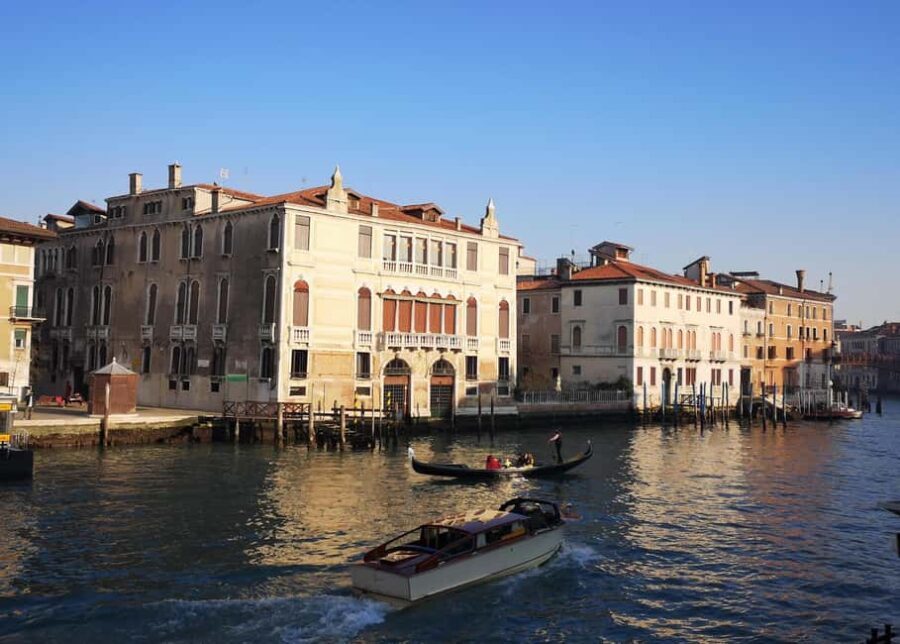 Venice Charm: St. Mark's, Rialto Bridge, and Gondola Ride - What Makes This Tour Stand Out?