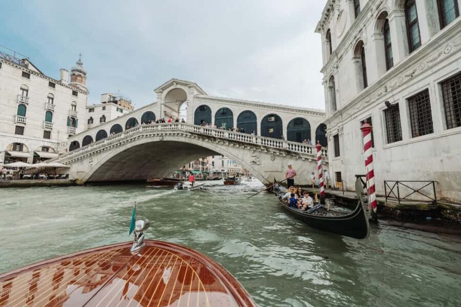 Venice: Grand Canal by Boat with Expert Guide - Detailed Breakdown of the Itinerary