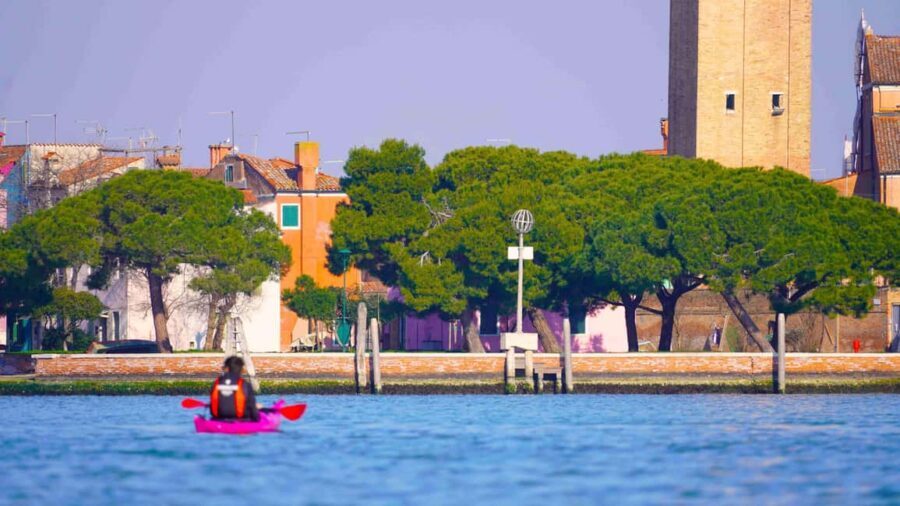 Venice: Kayak Tour in Burano among Canals and Reflections - A Closer Look at the Kayak Tour Experience