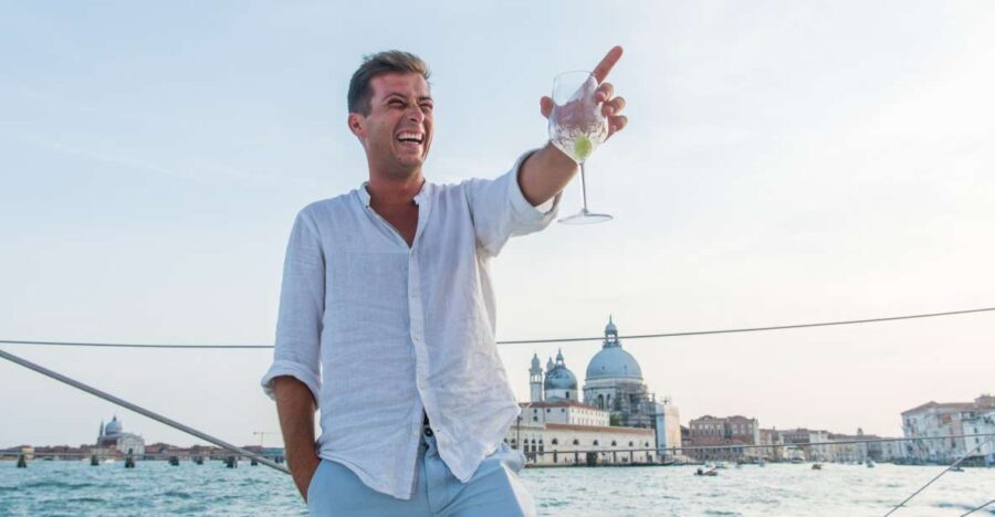 Venice: Lagoon Catamaran Cruise with Music and Drinks - The Itinerary and What to Expect