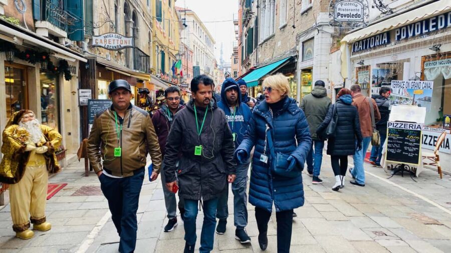 Venice on Foot and Water: Walking Tour with Gondola Ride - Authentic Insights from Travelers