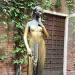 Verona: Juliets House Fast-Track Entry Ticket & Audio Guide - Who Should Consider This Tour?