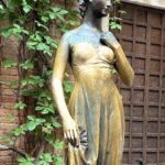 Verona: Juliets House Fast-Track Entry Ticket & Audio Guide - Who Would Enjoy This Tour?