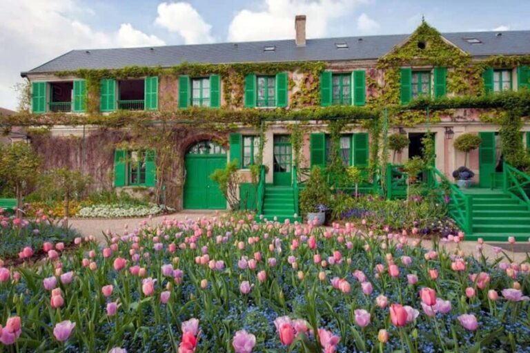 Versailles-Giverny Day Tour with Lunch at Moulin de Fourges - Why You’ll Love This Tour