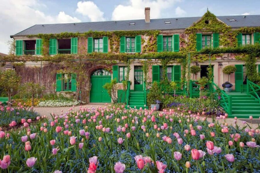 Versailles-Giverny Day Tour with Lunch at Moulin de Fourges - Why You’ll Love This Tour