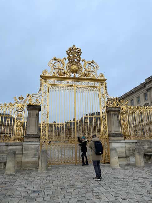 Versailles: Guided tour of the Palace of Versailles in a small group - The Experience of the Guided Tour