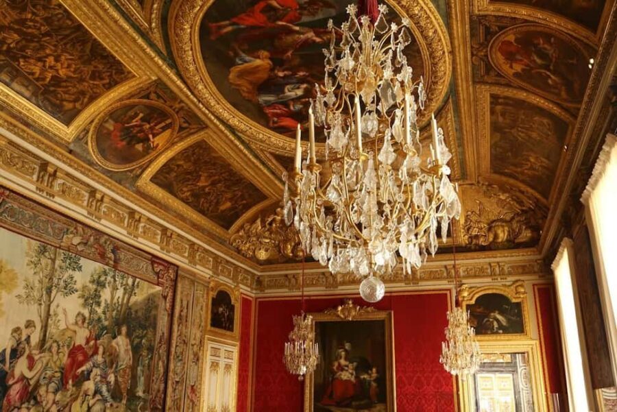 Versailles: Tour of the Palace with Gardens & Trianon Option - FAQ