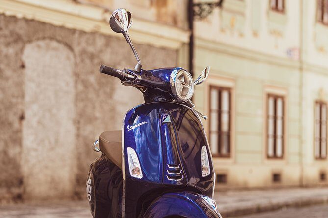 Vespa Rental Prague City Center - The Experience in Detail