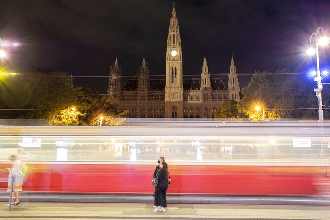 Vienna at night! Photo tour of the most beautiful buildings in the city - The Value of the Experience
