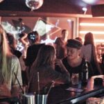 Vienna: City Center Pub Crawl - The Group and Guide Experience