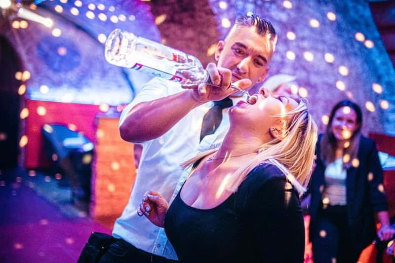 Vienna: Guided Pub Crawl with Club Entry - What’s Included and What’s Not