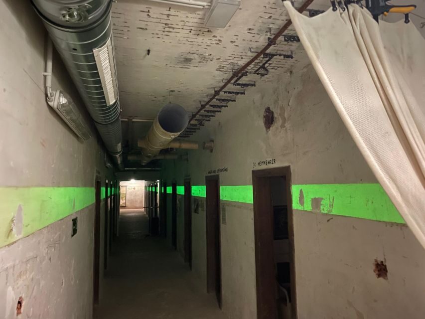 Vienna: Underground WWII Bunker Ticket and Guided Tour - Group Size and Tour Dynamics