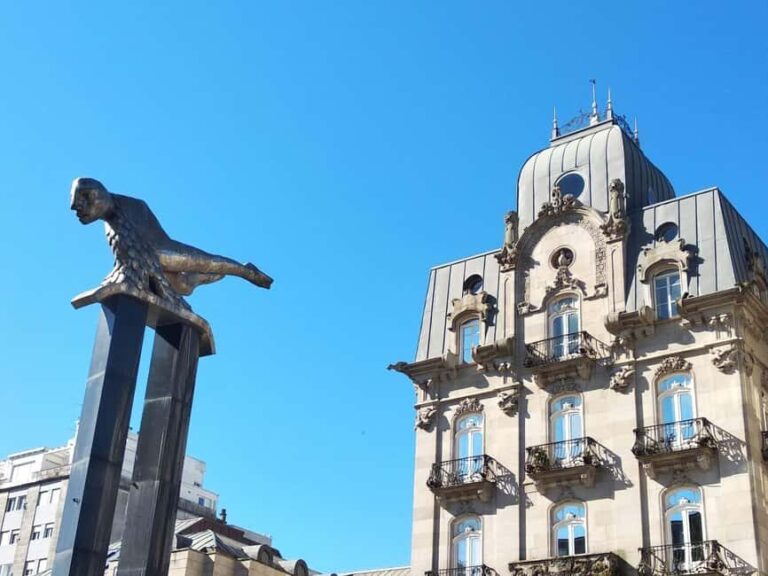 Vigo Express - by bus and on foot - What the Experience Feels Like