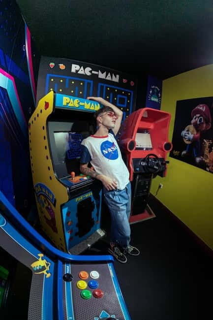 Vigo: Thematic Tour Selfie Experience Gallery Vigo-Galicia - What’s Included and What to Know