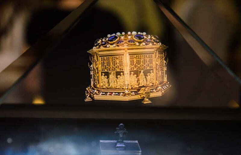 Vilnius: 2.5-Hour Private Catacombs Tour - Deep Dive Into the Tour Itinerary