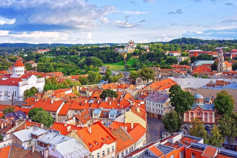 Vilnius: Express Walk with a Local in 60 minutes - The Landmark Highlights
