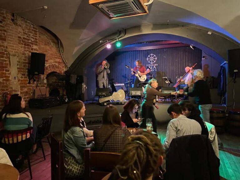 Vilnius Private Pub & Bar Crawl Tour & Hidden Gems - Final Thoughts