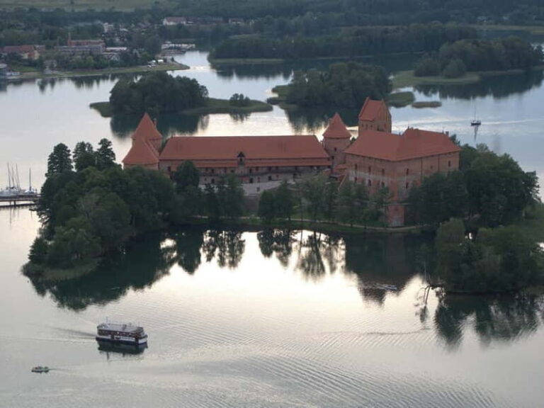 Vilnius: Trakai Tour with Audio Guide and Minibus Transfers - Who Should Consider This Tour?