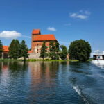 Vilnius: Trakai, Uzutrakis Manor, Hill of Angels, Boat Ride - The Balance of Pros and Cons