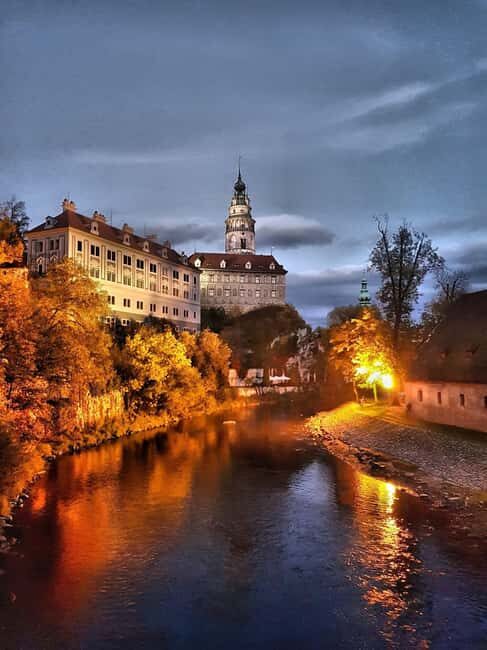 Vilshofen: Cesky Krumlov and Prague Transfer with Tour - Diving Into the Details