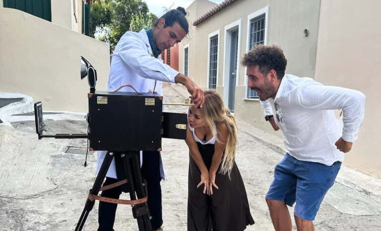 Vintage photoshooting with a box camera - The Feel of the Experience