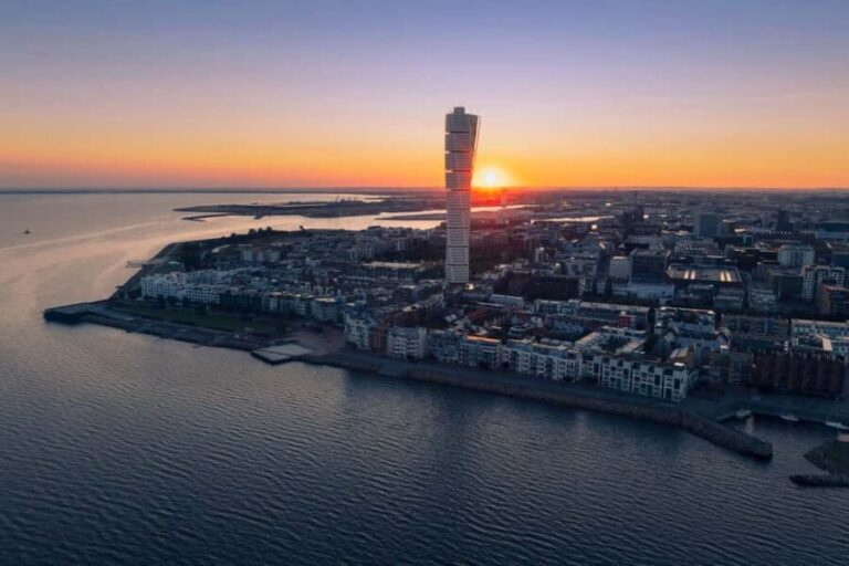 Visby: Private Romantic Walking Tour with Town Wall - Detailed Breakdown of the Experience