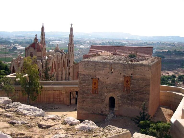 Visit Novelda with a local wine tasting - Who Will Love This Tour?