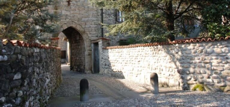 Visit to the medieval village of Trebecco Castle and the Church of St. Fermo - The Church of St. Fermo: A Hidden Gem